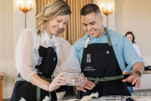 Early Mountain apron